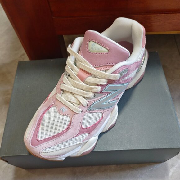 New Balance 9060 Rose Pink EU 38.5 - Picture 2 of 6